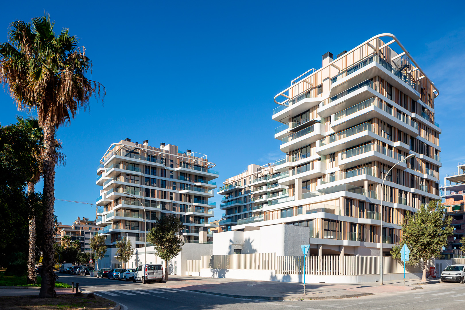 Gráfico comparativo de precios m2 PAU 5 Alicante vs Media Nacional 2026